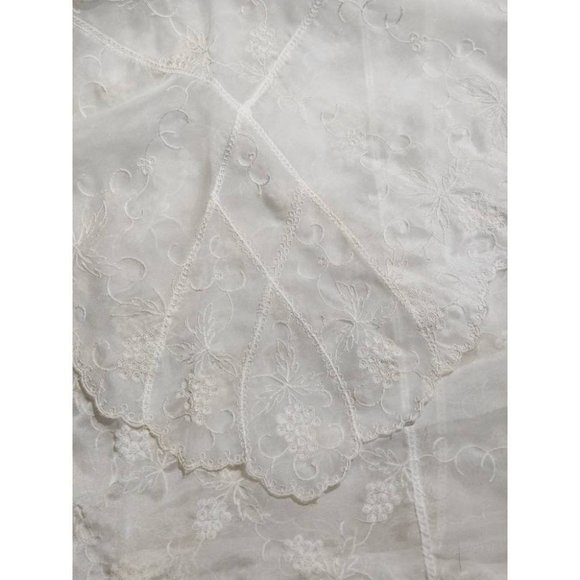 Vintage Sheer and Lace Off-White Needlepoint Grape Vine Tablecloth - Picture 7 of 9
